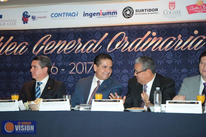 Reitera Silvano a empresarios que en Michoacán se puede invertir 