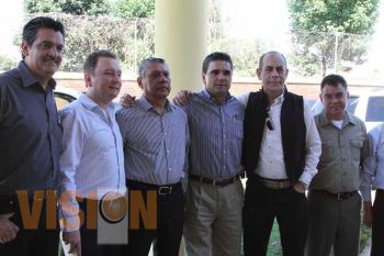 Se reune Silvano Aureoles con empresarios aguacateros de la regiòn de Uruapan