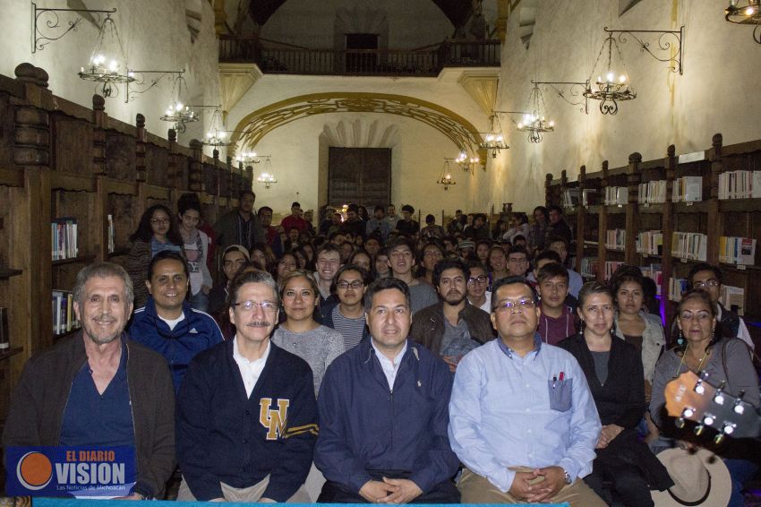 Estudiantes y catedráticos de la UNAM visitan Pátzcuaro