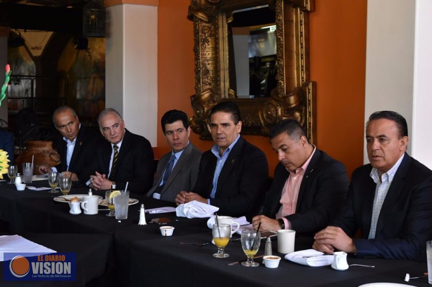 Con respaldo de migrantes y cónsules para fortalecer economía de Michoacán: Silvano Aureoles