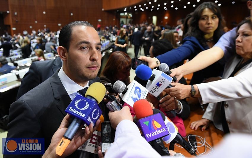 Marko Cortés alerta ante déficit de 35% en medicamento contra influenza