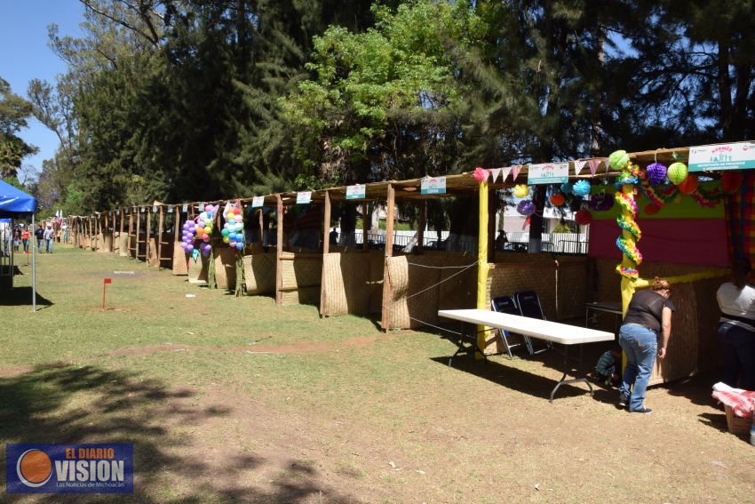 Todo listo para mañana domingo la tradicional Kermés del DIF