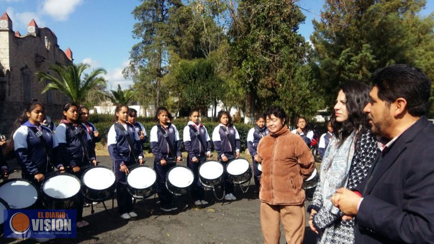 Visita Giulianna Bugarini a las jóvenes del Internado La Huerta.