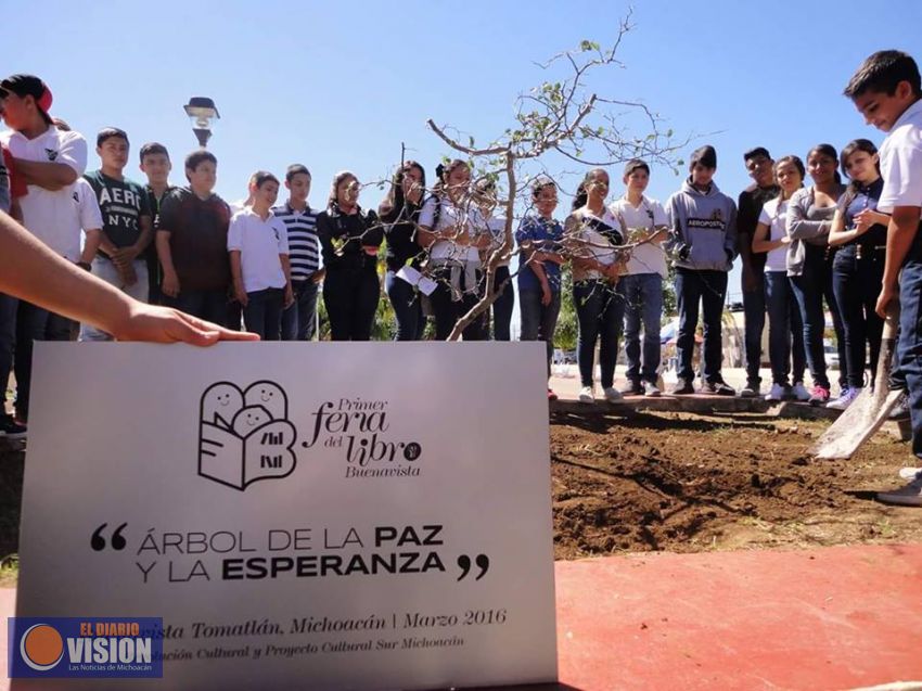 Primer Feria del Libro, en Buenavista,Michoacán, supera expectativas.
