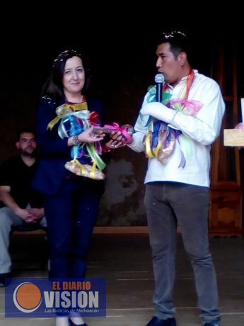 Tingambato y Madrigal de las Altas Torres firman acuerdo de hermandad 
