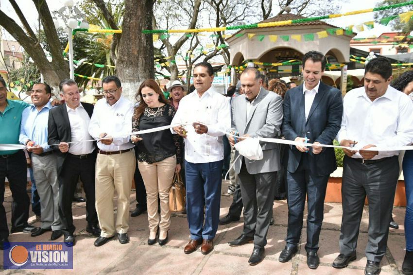 Tendrá Marcos Castellanos un Centro de Salud Ampliado: Silvano Aureoles 