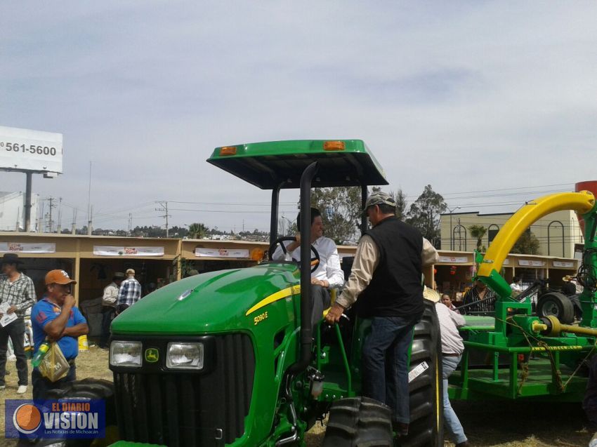 Intensifican búsqueda de tractor que se robaron de la Expo Rural de Morelia
