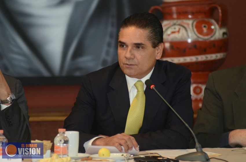 Michoacán requiere de servidores públicos de tiempo completo: Silvano Aureoles 