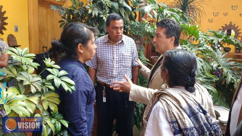 Elementos de protección civil de Pátzcuaro reciben uniformes de autoridades municipales 