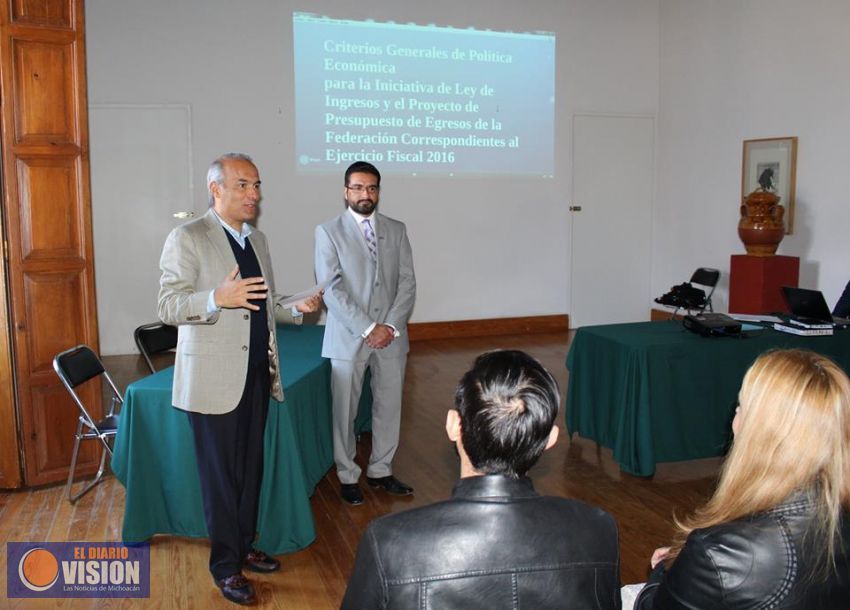 Capacitan a Centros Municipales de Atención al Migrante sobre donaciones internacionales