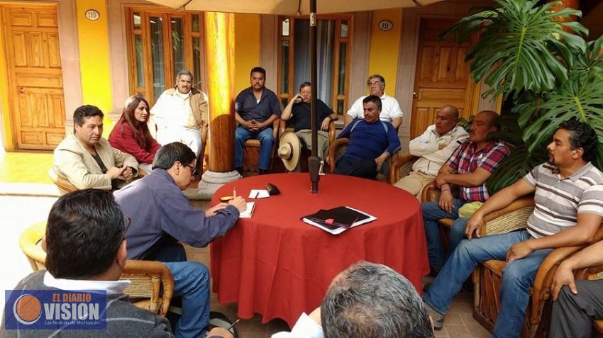 Artesanos de Pátzcuaro solicitan se respete acuerdos para el Tianguis de Semana Santa