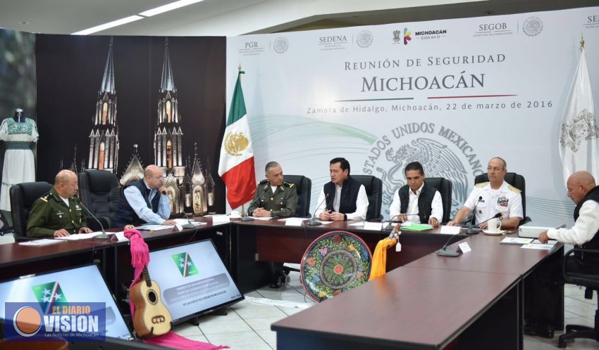 Encabezan Silvano Aureoles y Miguel Ángel Osorio Chong reunión de seguridad en Michoacán