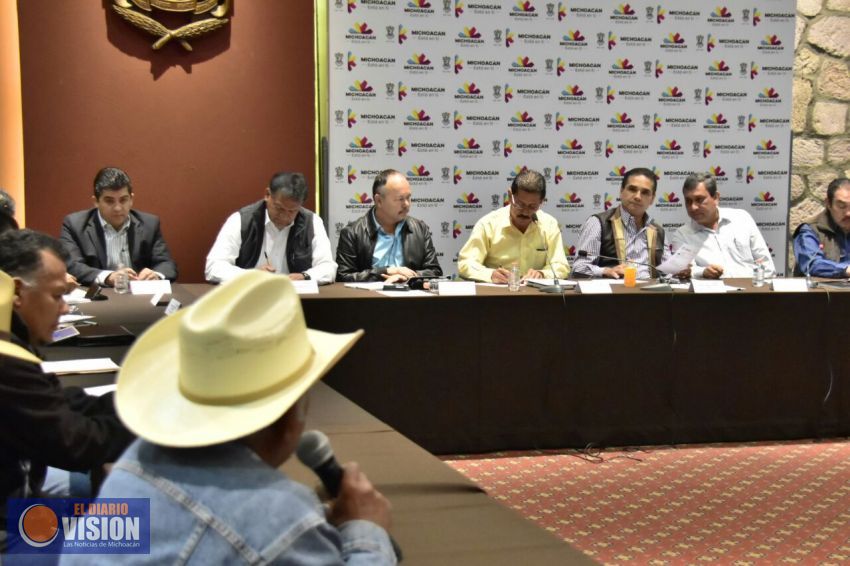 Soy el más interesado en los temas del campo: Silvano Aureoles 
