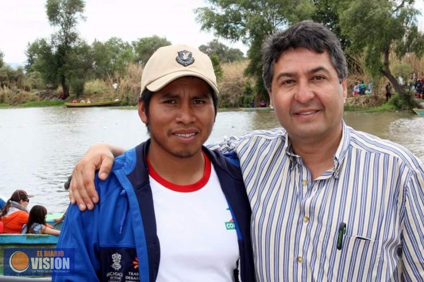 Realizan tradicional regata en la isla de Uranden