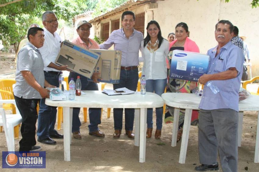 Legislar en favor de los más desprotegidos: Araceli Saucedo Reyes