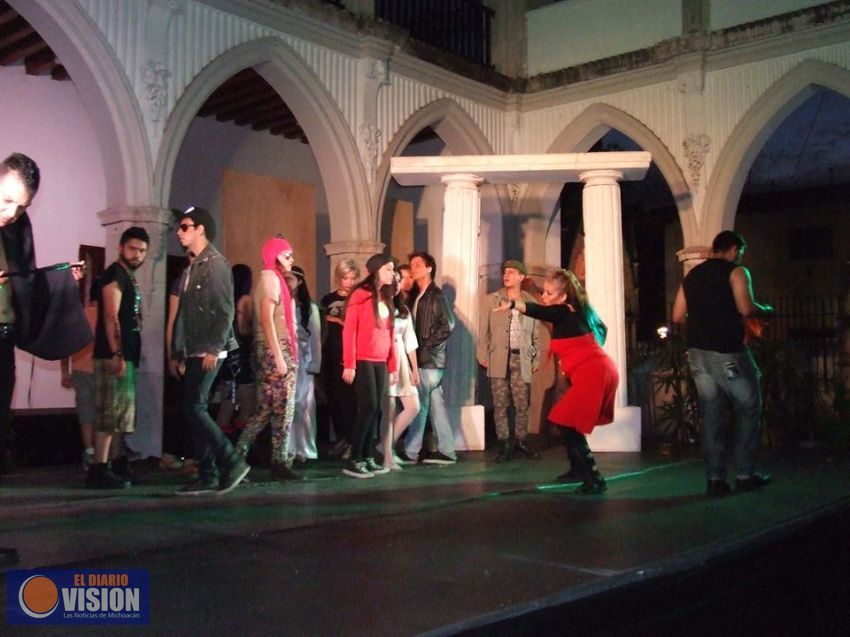 En Uruapan, presentan Obra 
