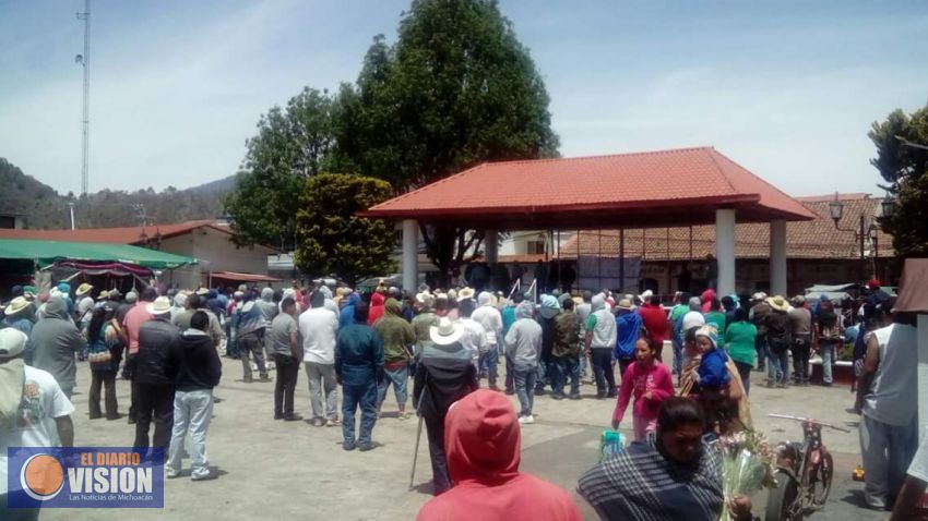  Indígenas de Nurio, protestan en Paracho