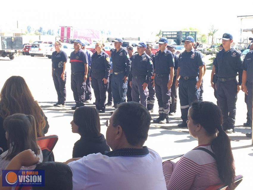 Entrega Ayuntamiento de Tarímbaro grados superiores a bomberos y protección civil 