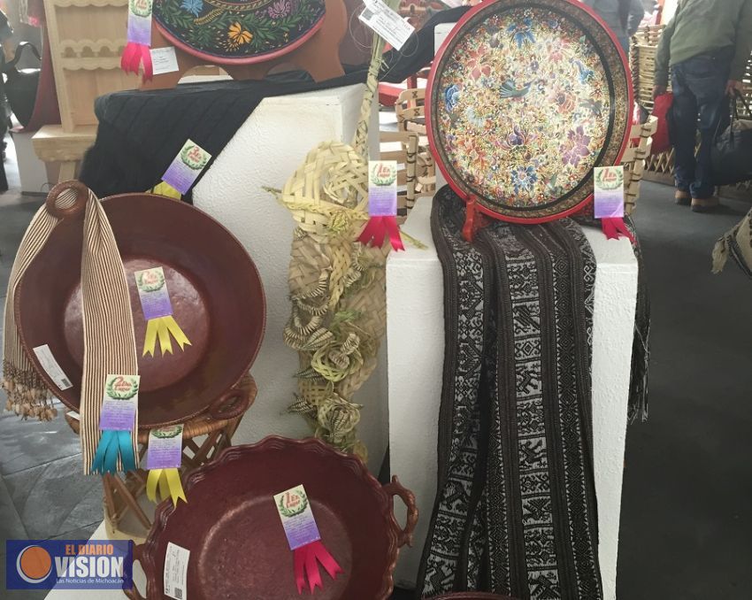 Se registraron altas ventas en el Tianguis Artesanal en Uruapan 