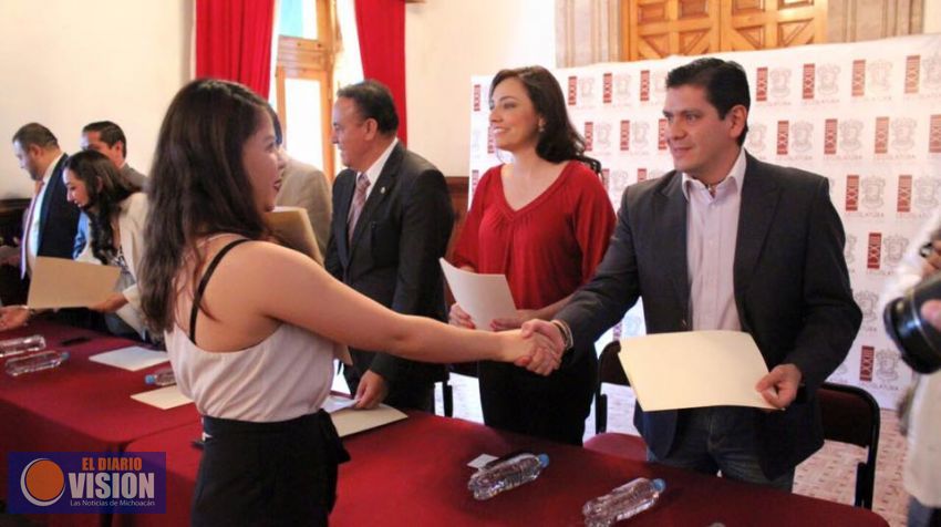 Jóvenes pueden incorporar temas a la agenda legislativa con propuestas críticas: Ernesto Núñez 