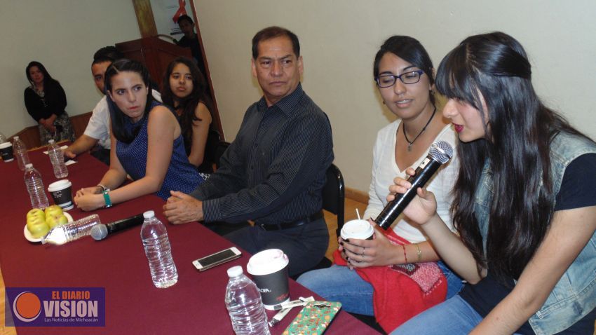  Ijumich atiende inquietudes de estudiantes de bachillerato