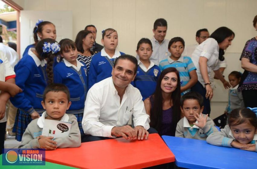 Refrenda Silvano Aureoles, su compromiso de concretar Ciudad Mujer en Múgica
