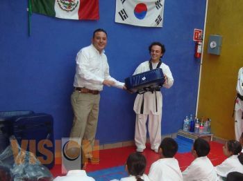 Escuelas deben de contar con espacios para hacer deportes: Carlos Quintana