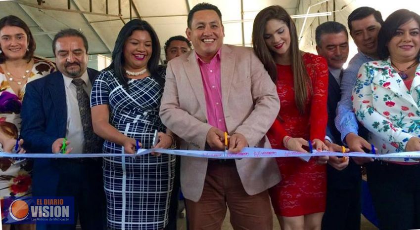 Inició Feria Nacional  del Libro en Uruapan