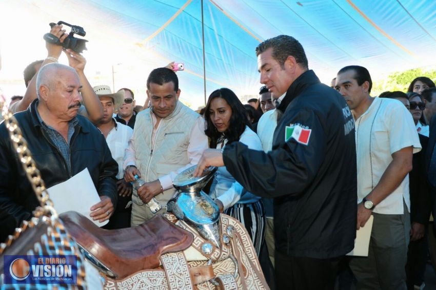 Inicia en Zitácuaro la primera Feria Artesanal CERESOS 2016