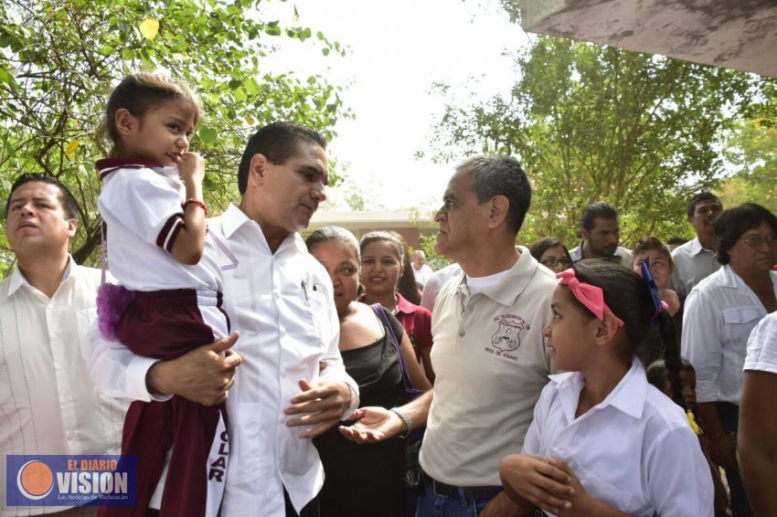 Inaugura Gobernador dos aulas y servicios sanitarios en Telesecundaria de Tierra Caliente 