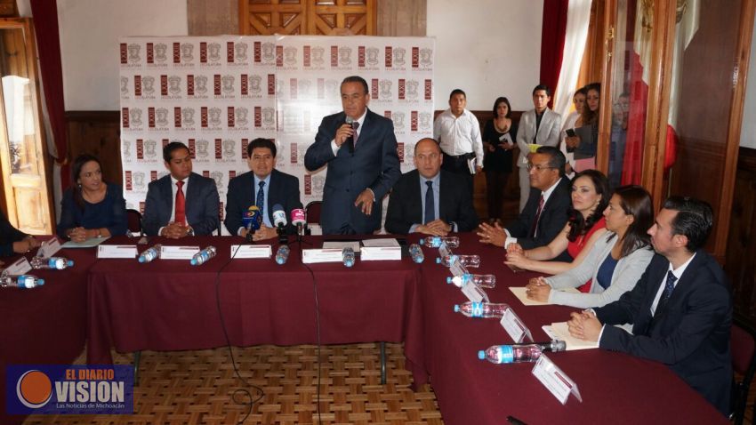 Instalan el Comité del Parlamento Juvenil en el Congreso del Estado.