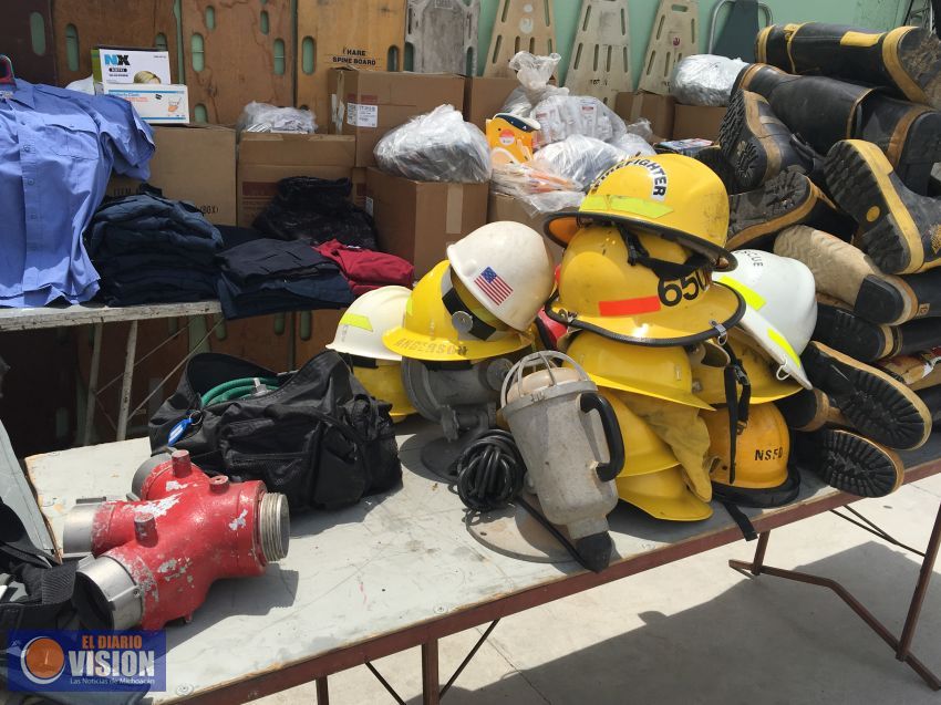 Entregan dos camionetas a Protección Civil de Tarímbaro y material donado a Bomberos