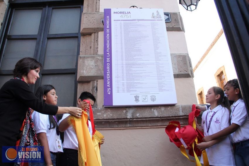 Macarena Chávez presente en colocación de Bando Solemne en honor de Morelia