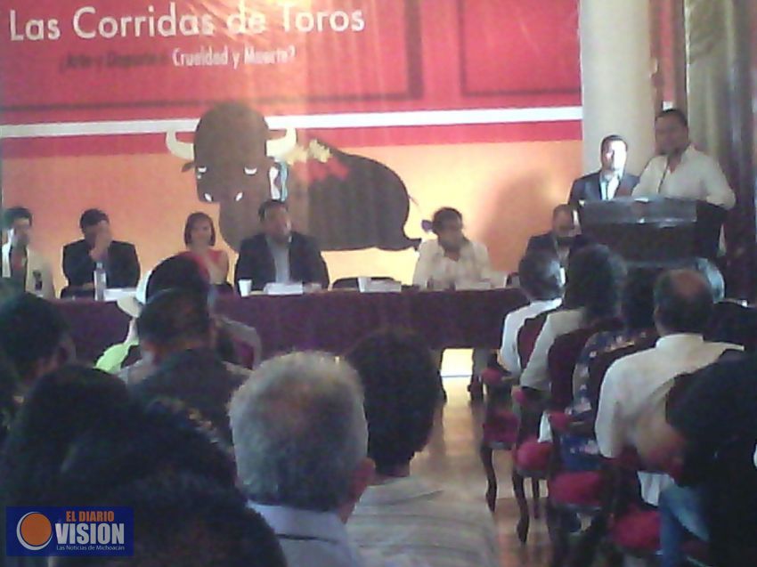 Congreso del Estado lleva acabo foro sobre las corridas de toros.