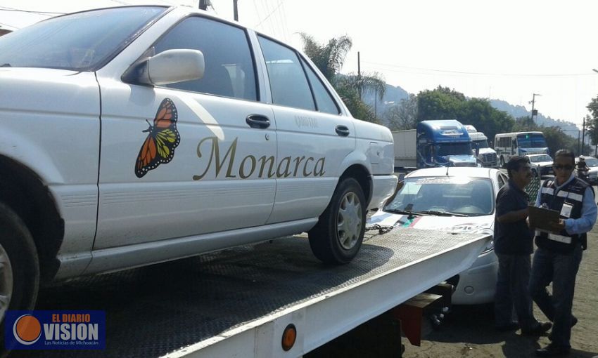 Detiene 14 taxis irregulares en Uruapan tras operativo