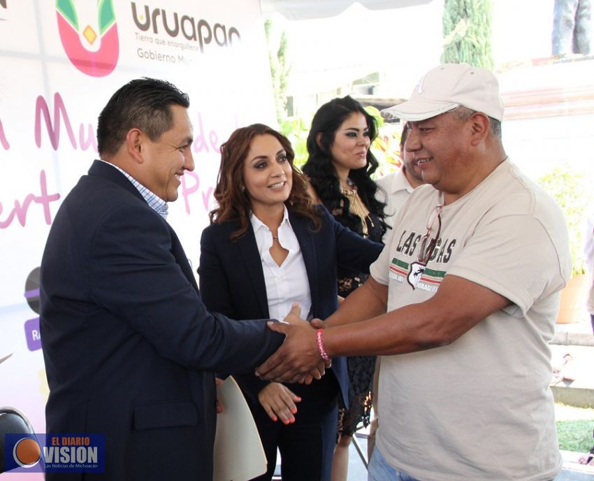 Refrenda Víctor Manríquez su compromiso para garantizar la labor periodística
