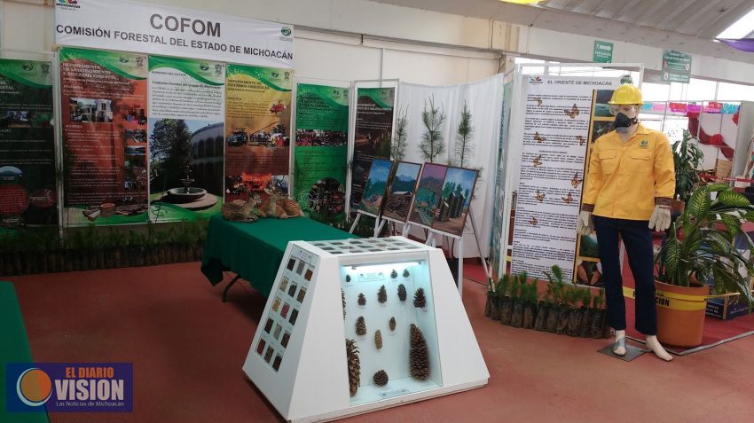 Difunde Cofom cultura forestal en la Expo Fiesta Michoacán 2016
