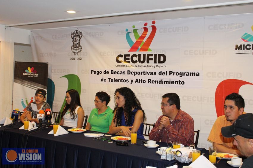 Gobierno del Estado cumple su palabra y paga becas a deportistas