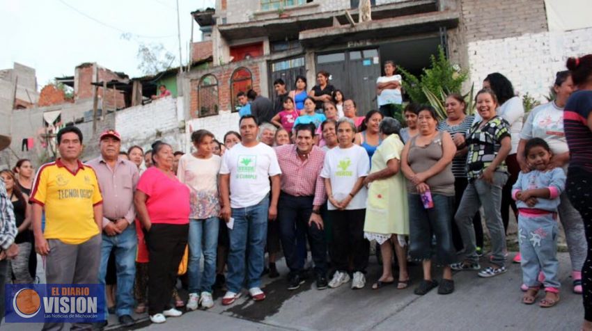 Ernesto Núñez entrega despensas en colonias de bajos recursos
