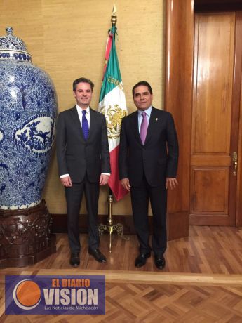 Se reúne Silvano Aureoles con el titular de la SEP Aurelio Nuño
