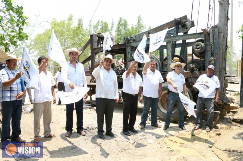 Elías Ibarra da banderazo a la construcción de tres pozos profundos