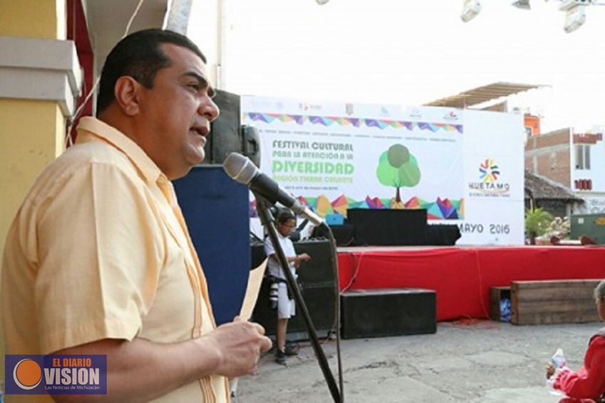 Concluye con éxito Festival Cultural para la Atención a la Diversidad en Huetamo