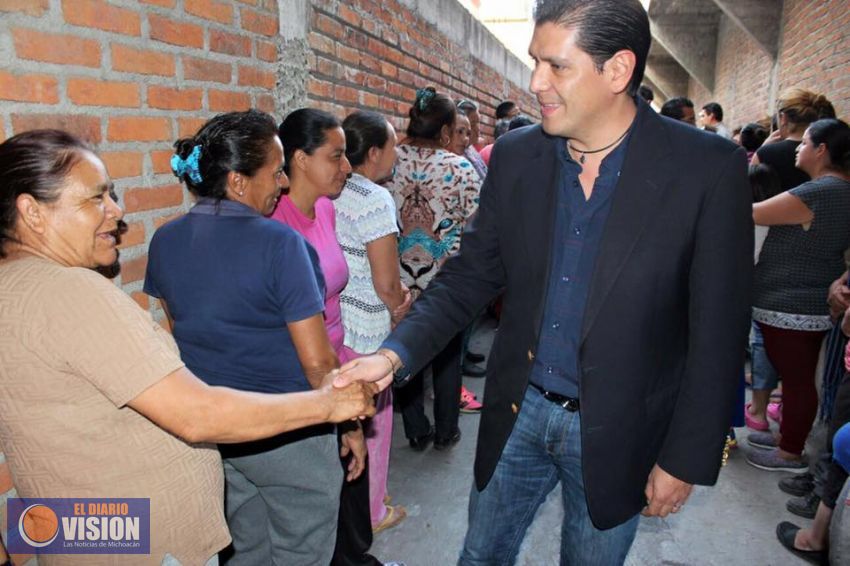 Por fortalecer apoyos y beneficios para madres michoacanas: Ernesto Núñez