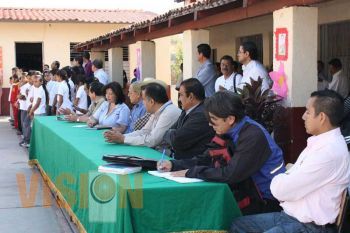 Trabajan para llevar información y atender las comunidades de alta marginación