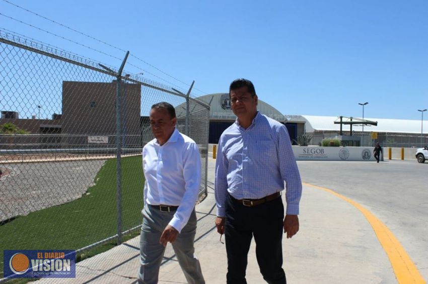 Comprometen Sigala y Corona con Mireles seguir luchando por su liberación