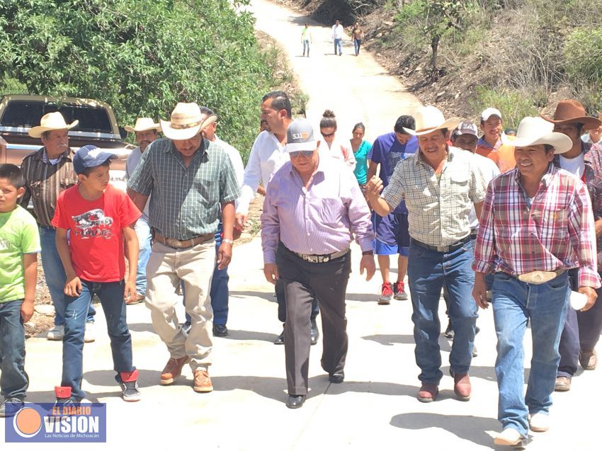 Inauguran techumbre en una comunidad de Tarímbaro