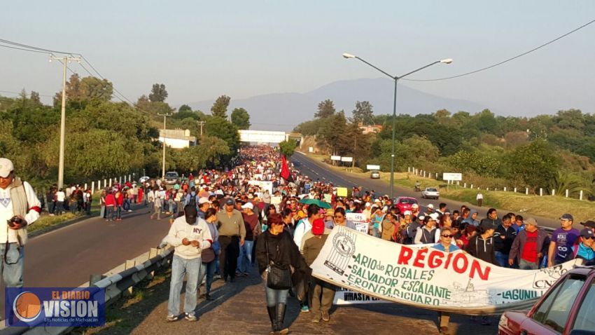 Democráticos inician marcha en la capital michoacana