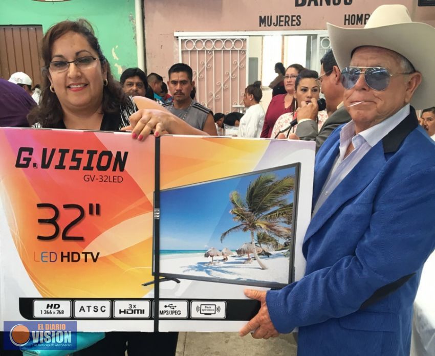 Ayuntamiento de Tarímbaro festeja a los profesores por su día 
