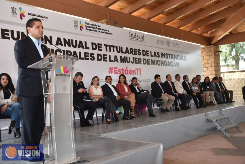Convoca Gobernador a cambiar patrones culturales que violentan a la mujer 