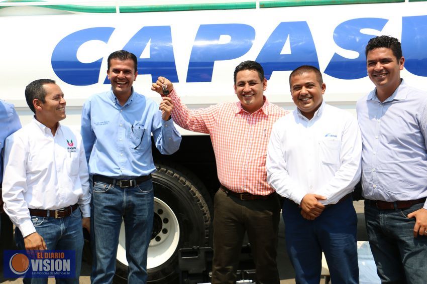Dotan de nueva pipa de agua y equipamiento a la Capasu